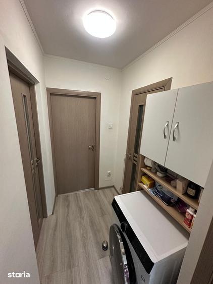 Apartament cu 3 camere semidecomandat în Giurgiului