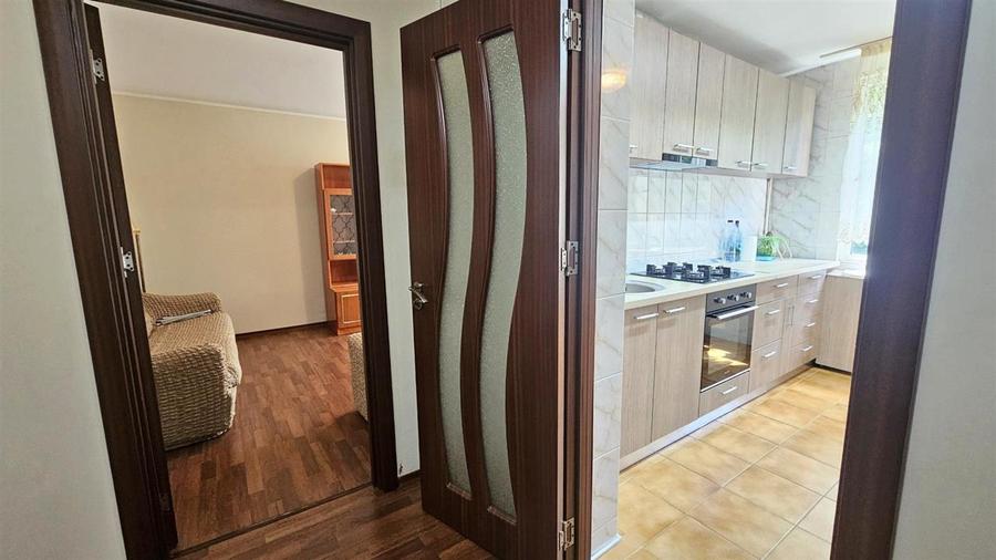 Apartament cu 3 camere decomandat, mobilat în Brâncoveanu