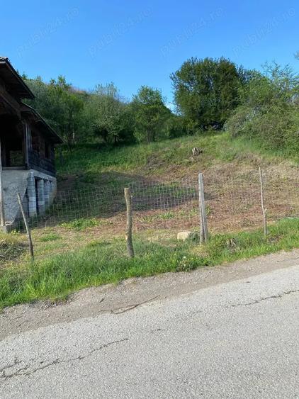 Casă cu 6 camere cu Teren 540 Mp în Săcel