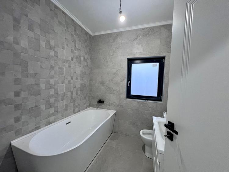Casă individuală cu 4 camere cu Canalizare în Miroslava