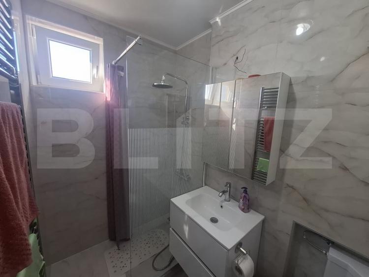 Apartament cu 3 camere semidecomandat, mobilat în Cloșca