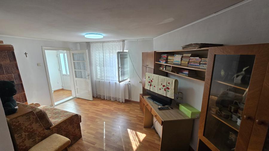 Casă cu 3 camere cu Canalizare în Nord-Est