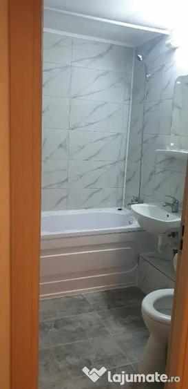 Apartament cu 3 camere decomandat în Dristor