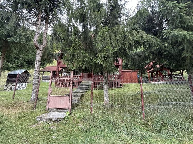 Casă cu 4 camere în Anieș