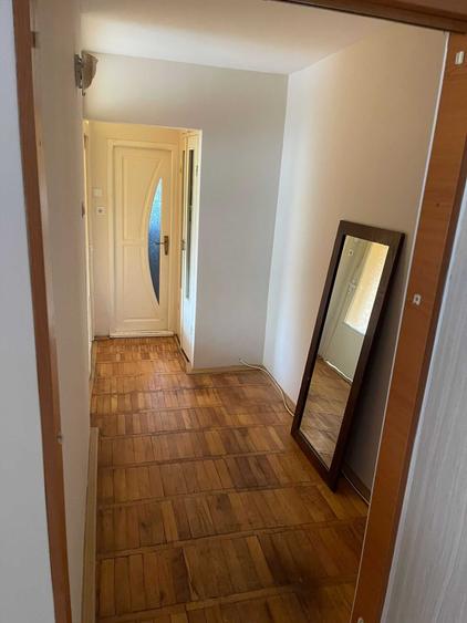 Apartament cu 3 camere decomandat în Exterior Vest