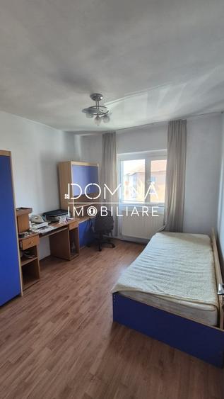 Apartament cu 3 camere decomandat, mobilat în Central
