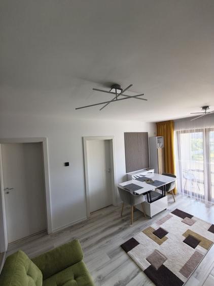 Apartament cu 2 camere semidecomandat în Noua