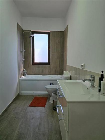 Apartament cu 4 camere decomandat, mobilat în Bucureștii Noi