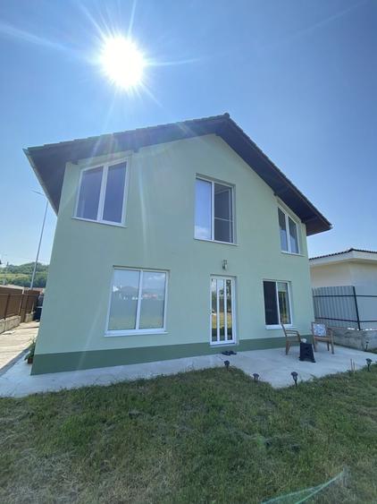 Casă cu 4 camere în Ciugud