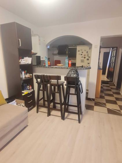 Apartament cu 2 camere decomandat în Bariera Vâlcii