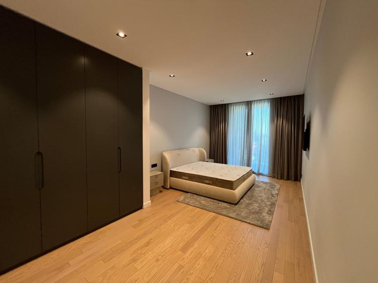 Apartament cu 3 camere decomandat în Floreasca