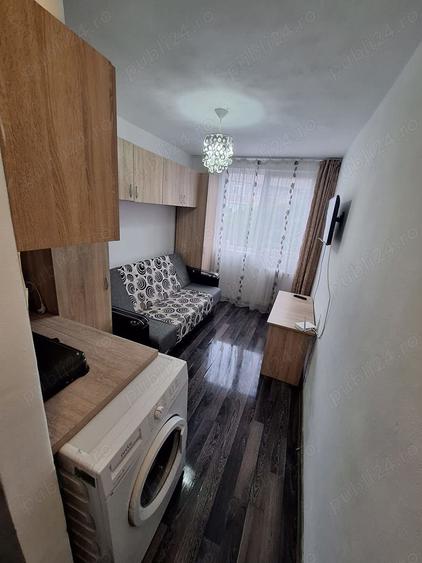 Garsonieră decomandată în Rogerius
