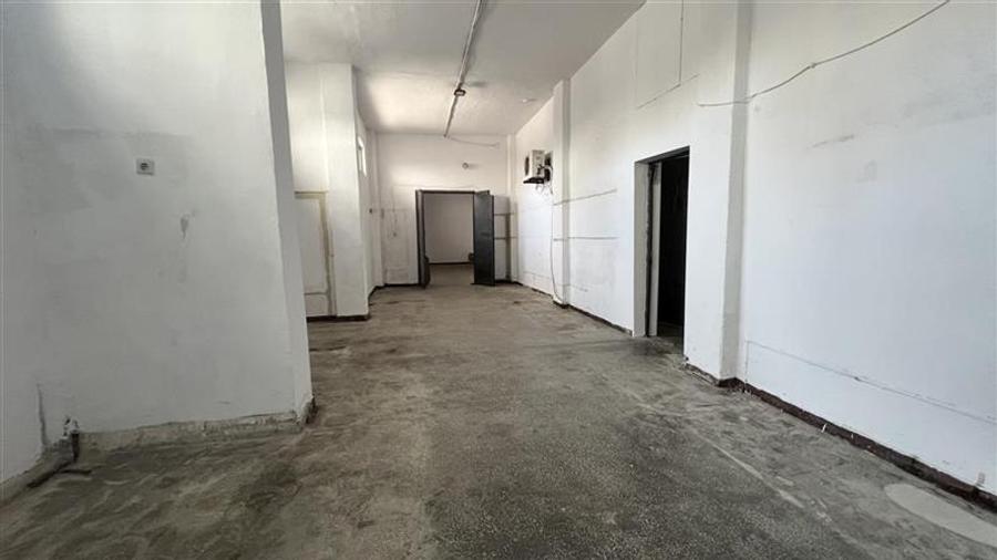 Spațiu comercial, de 474 mp, în Vest