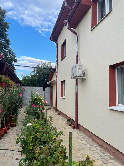 Casă cu 4 camere în Coteana