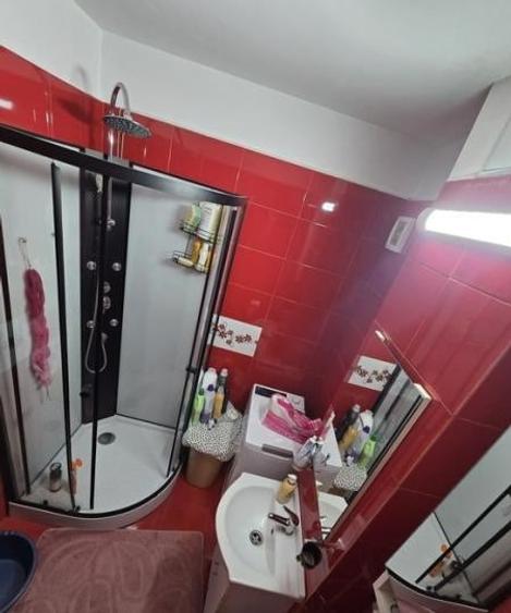 Apartament cu 3 camere decomandat, mobilat în Dristor