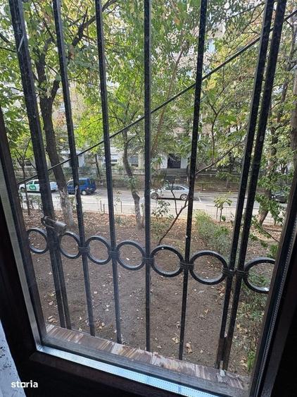 Apartament cu 3 camere decomandat în Tineretului