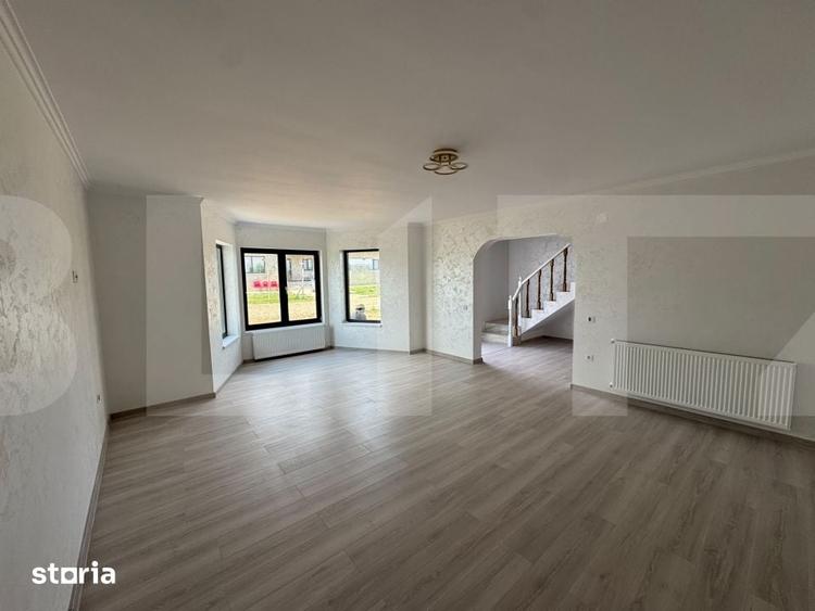 Casă cu 4 camere cu Teren 1000 Mp în Băiceni