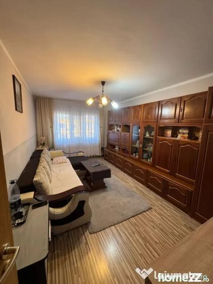 Apartament cu 2 camere decomandat în Republicii