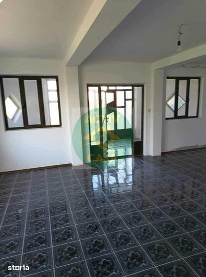 Casă cu 5 camere cu Teren 1200 Mp în Tămășeni