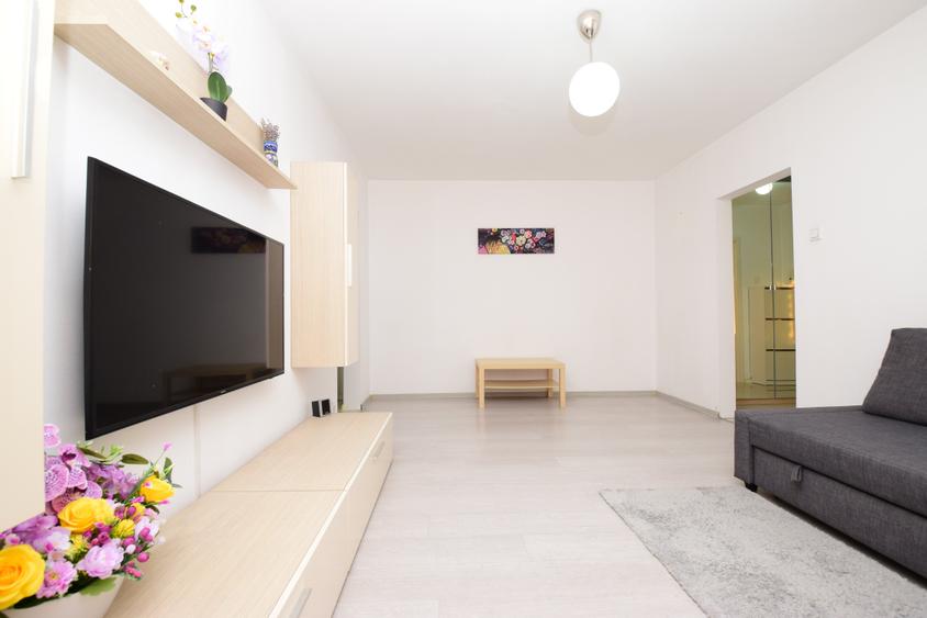 Apartament cu 2 camere semidecomandat în 1 Decembrie 1918