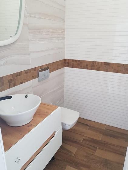 Apartament cu 3 camere decomandat în Florești