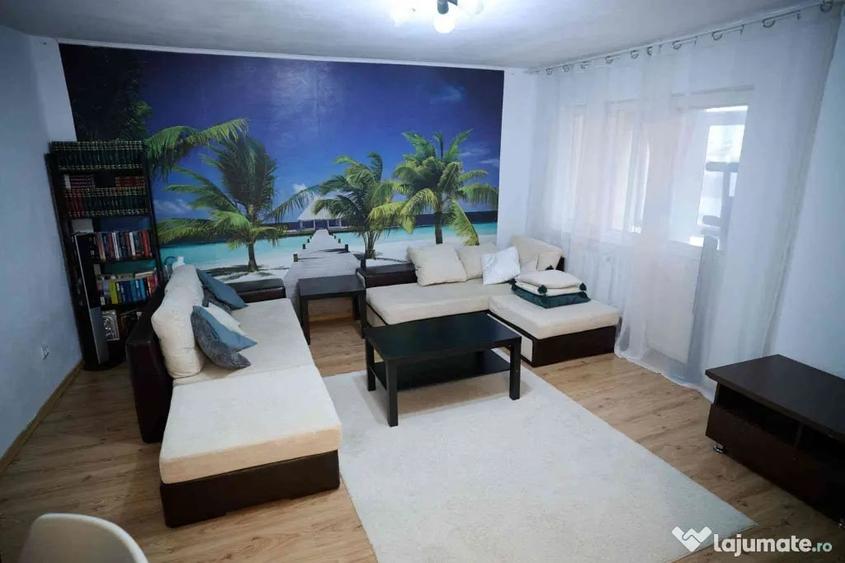 Apartament cu 3 camere decomandat în Micro 5