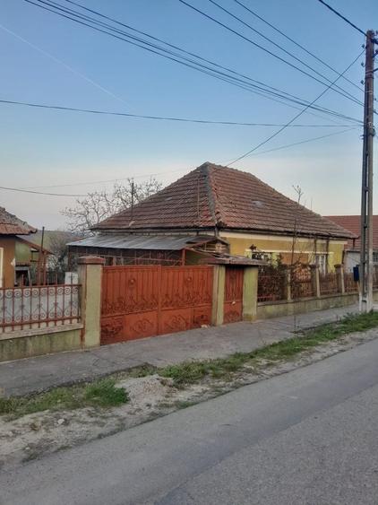 Casă cu 3 camere în Cordău