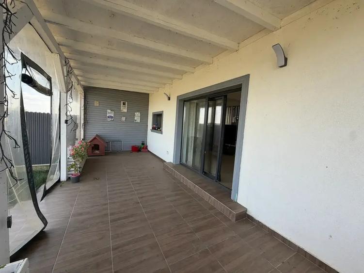 Apartament cu 4 camere semidecomandat în Buftea