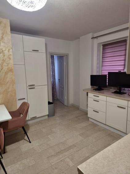 Apartament cu 3 camere decomandat în Sânnicoară
