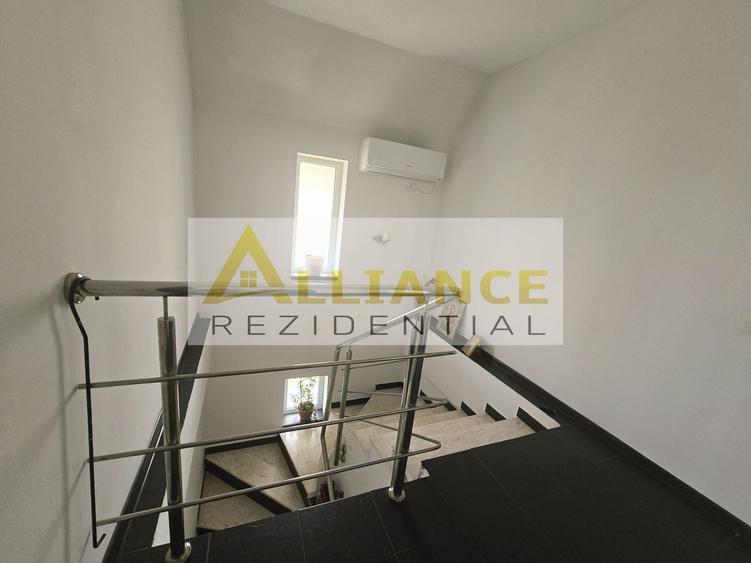 Casă individuală cu 4 camere cu Canalizare în Berceni