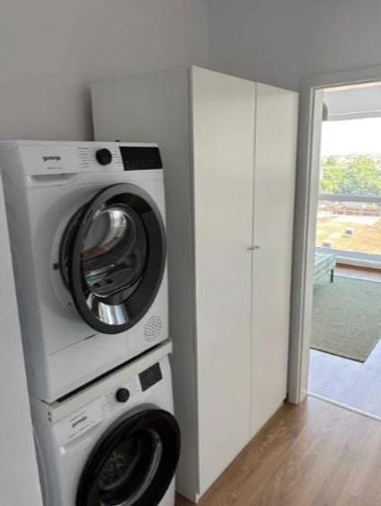 Apartament cu 2 camere semidecomandat, mobilat în Pantelimon