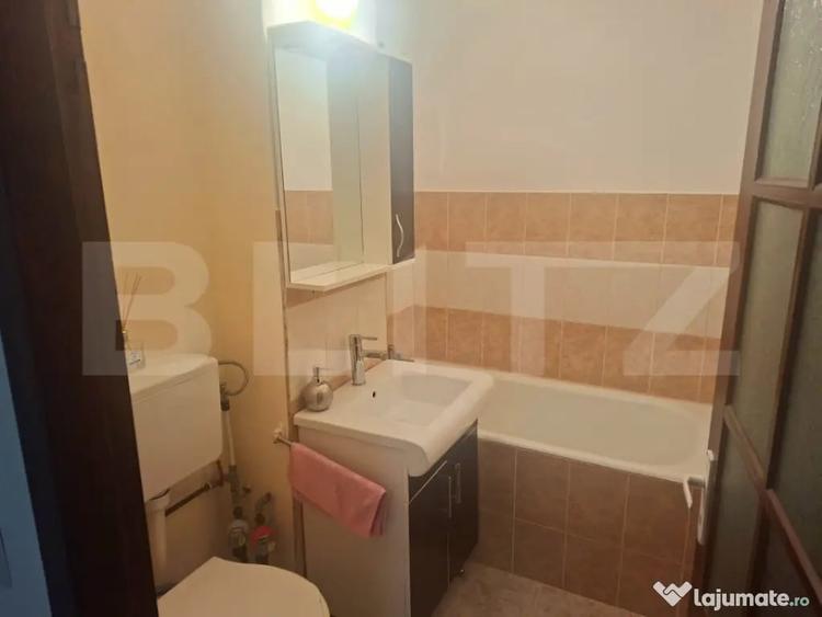 Garsonieră decomandată în Rogerius