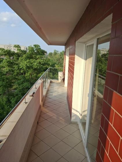 Apartament cu 3 camere decomandat, mobilat în Bucureștii Noi