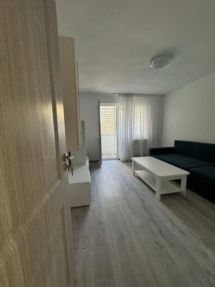 Apartament cu 2 camere decomandat în Vest