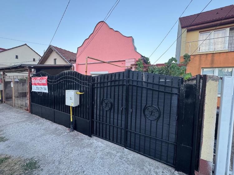 Casă individuală cu 5 camere cu Canalizare în Fratelia