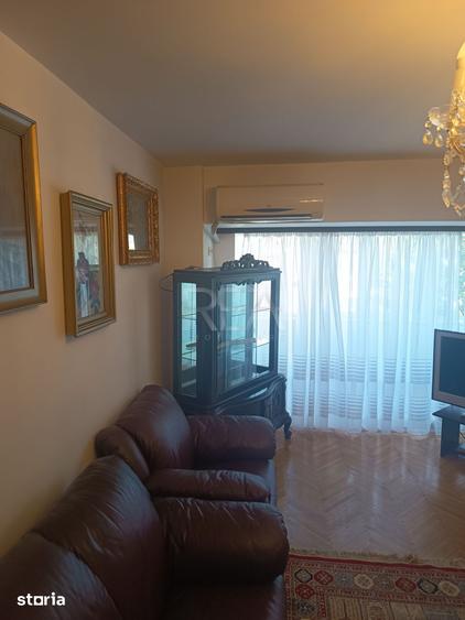 Apartament cu 4 camere decomandat în Centrul Civic