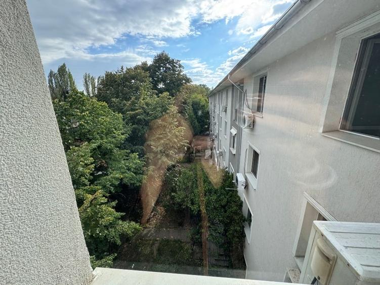 Apartament cu 3 camere decomandat în Grozăvești