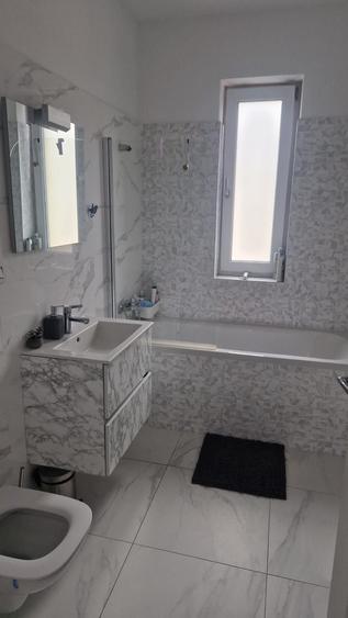 Apartament cu 2 camere semidecomandat în Dumbrăvița