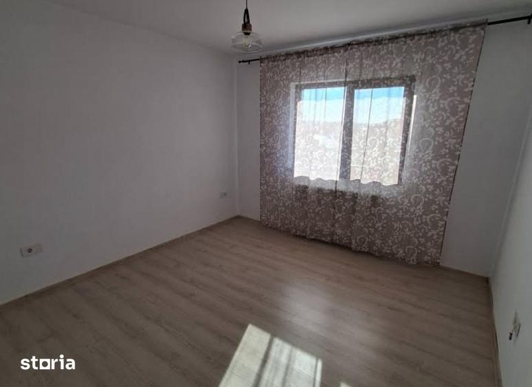Apartament cu 3 camere decomandat în Valea Lupului