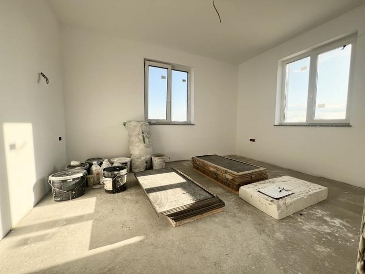 Duplex cu 4 camere cu Canalizare în Giarmata