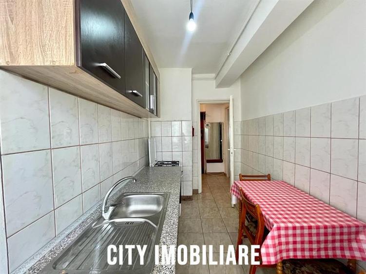 Apartament cu 2 camere semidecomandat, mobilat în Horea