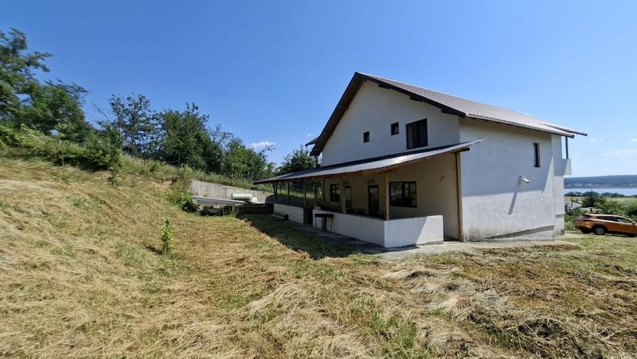 Casă individuală cu 6 camere cu Canalizare în Budeasa Mare