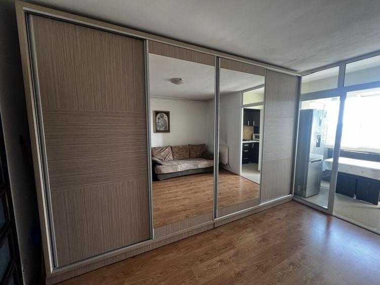 Apartament cu 2 camere decomandat în Exterior Vest