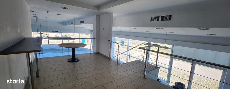 Spațiu comercial, de 6,500 mp, în Central