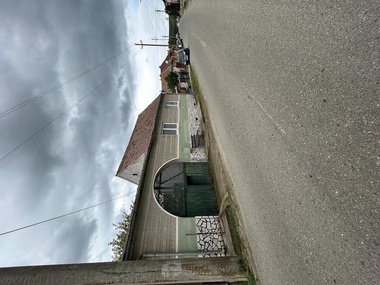 Casă cu Teren 1500 Mp în Presaca