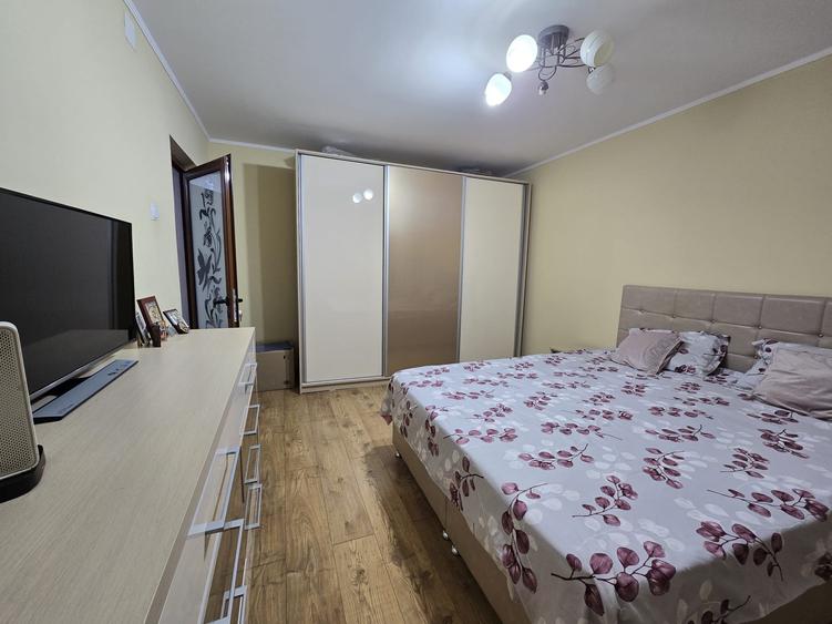 Apartament cu 2 camere decomandat în Obor