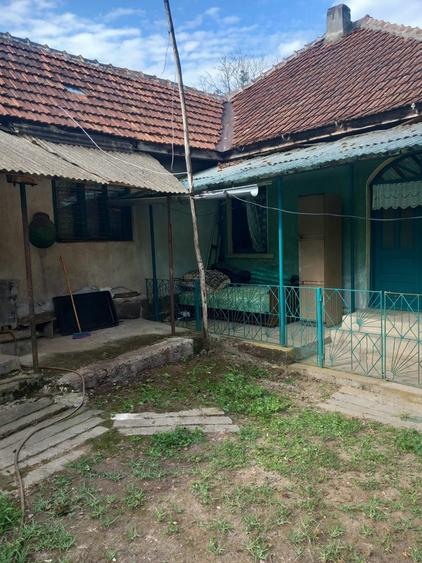 Casă cu 4 camere în Tălagiu