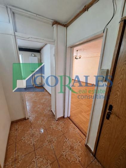 Apartament cu 3 camere decomandat în Lipovei