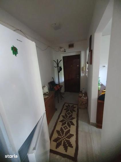 Apartament cu 4 camere semidecomandat în Săsar