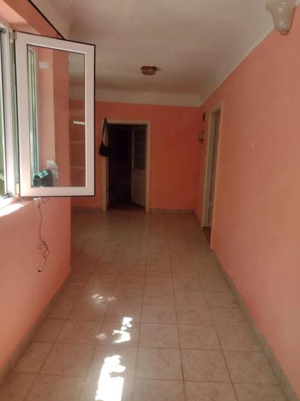 Casă cu 3 camere cu Teren 1000 Mp în Rogoz